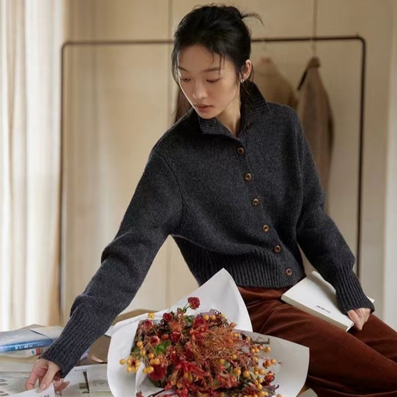 Momotiabin半高领纯色百搭羊毛衫