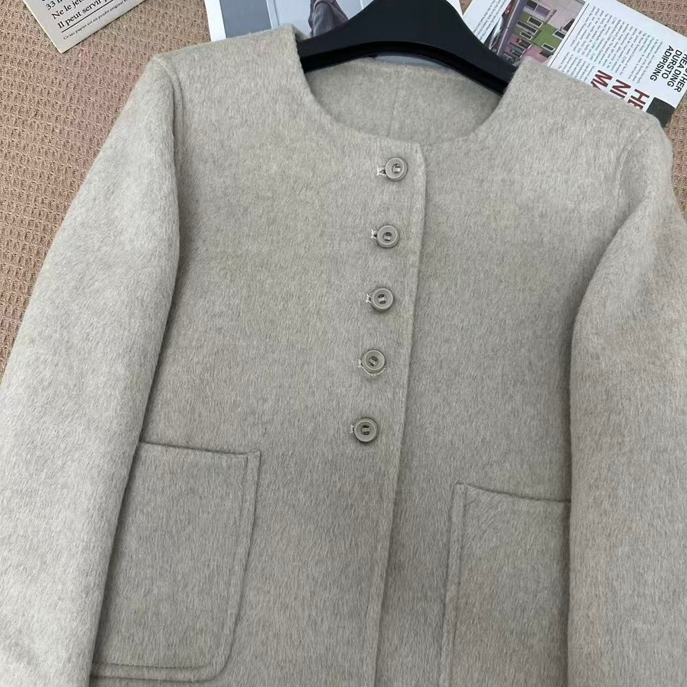 小香风同款剪标外套